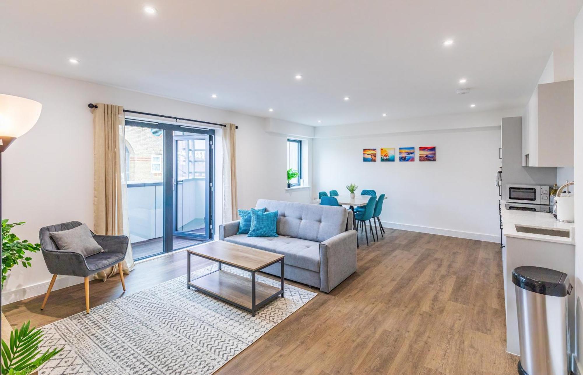 2 Bed 2 Bath Near College, Beach, Hospital - Long Offers Apartment *